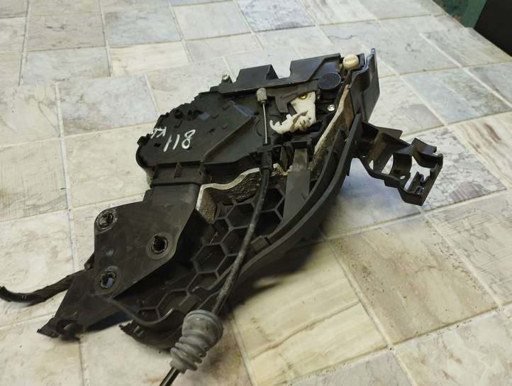 Volvo V50 (2004 - 2008)  30698111 Замок задней двери