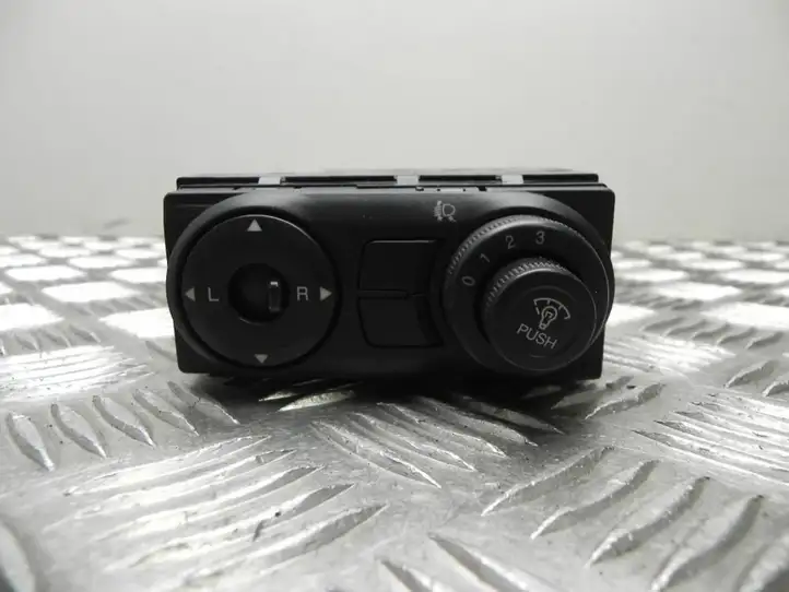 Chevrolet Captiva (2006 - 2011) UE7D11 Кнопка стеклоподъемников — фото 1