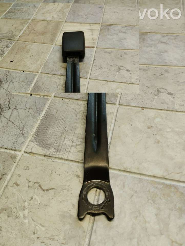 Toyota Corolla Verso E121 (2001 - 2004)  D016001 Передняя звукоизоляция