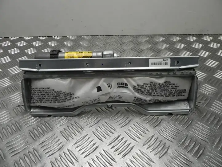 Mercedes-Benz E A207 (2010 - 2017) A2048602002 Коленная подушка безопасности — фото 1