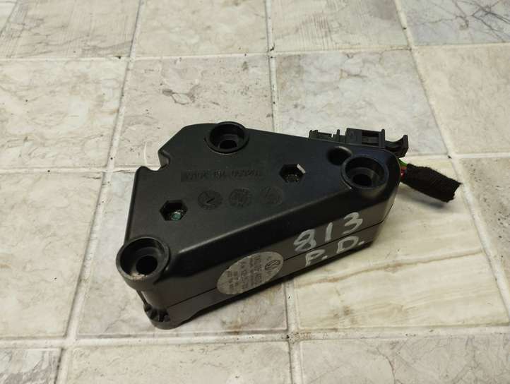 Volkswagen Golf V (2003 - 2009)  1K0035463D Звукоусилитель