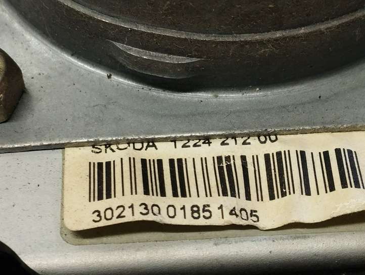 Skoda Fabia Mk1 (6Y) (1999 - 2007)  122421200 Подушка безопастности руля