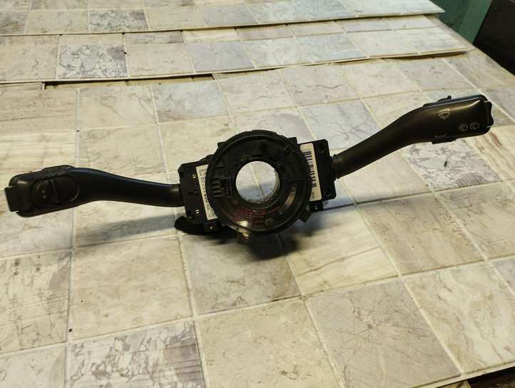 Skoda Fabia Mk1 (6Y) (1999 - 2007)  8L0953513J Комплект ручек