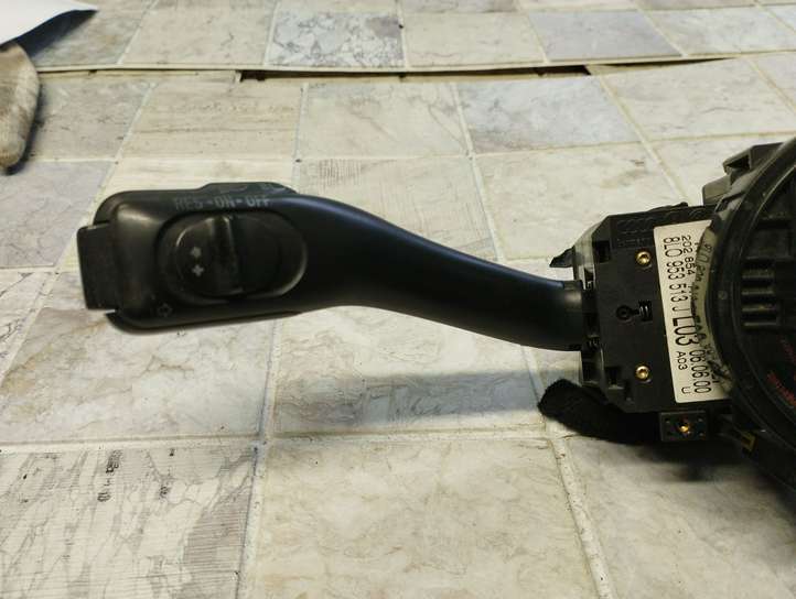 Skoda Fabia Mk1 (6Y) (1999 - 2007)  8L0953513J Комплект ручек