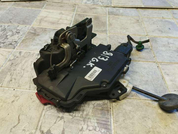 Volkswagen Golf V (2003 - 2009)  7L0839015 Замок задней двери