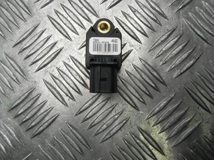 Toyota Verso (2012 - 2015) 898310F040 Датчик удара SRS — фото 1