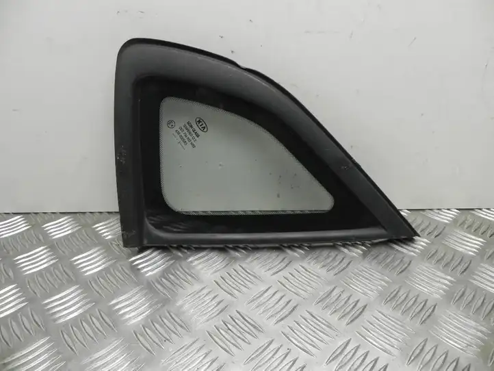 Kia Ceed (2012 - 2015) 87820A2000 Форточка двери — фото 1