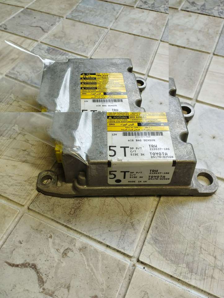 Toyota Auris 150 (2006 - 2012)  215537106 Блок управления надувных подушек