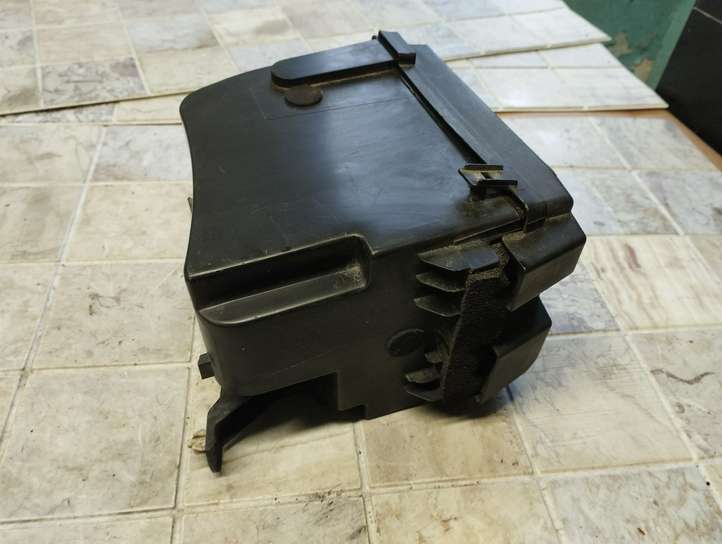 Citroen Berlingo (2003 - 2007)  9643581380 Ящик предохранителей (комплект)