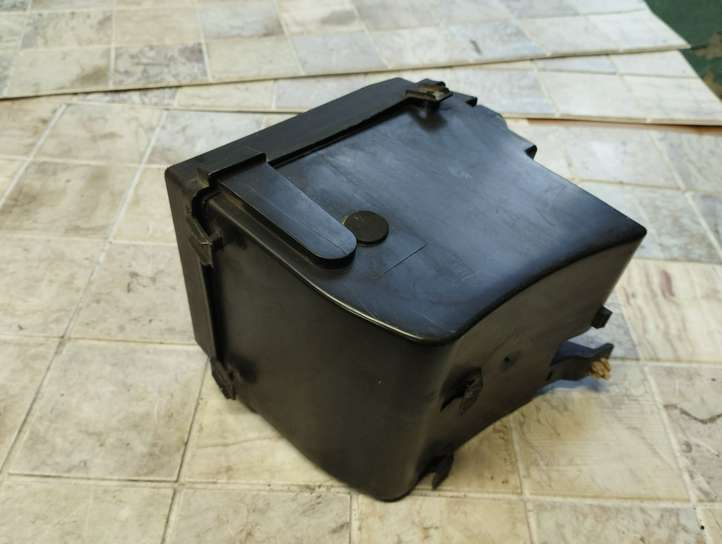 Citroen Berlingo (2003 - 2007)  9643581380 Ящик предохранителей (комплект)