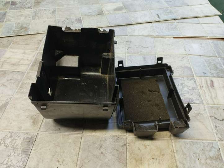 Citroen Berlingo (2003 - 2007)  9643581380 Ящик предохранителей (комплект)