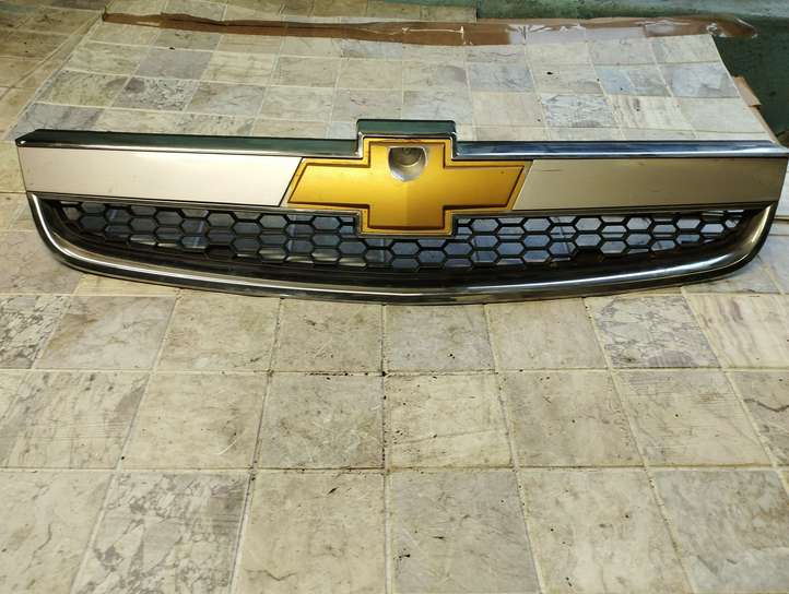 Chevrolet Captiva (2006 - 2011)  96442718 Передняя решётка