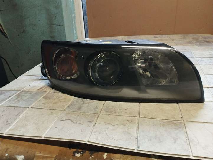 Volvo V50 (2004 - 2008)  30698890 Передняя фара