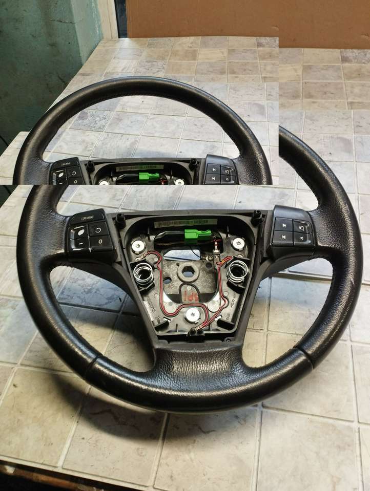 Volvo V50 (2004 - 2008)  8687337 Руль