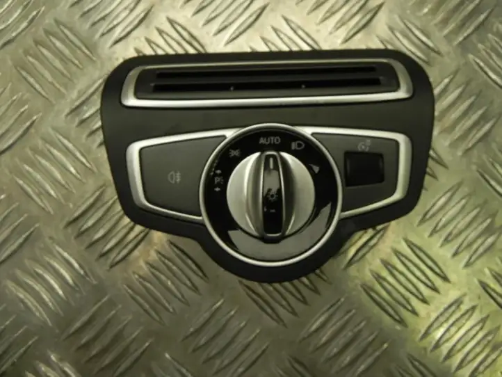 Mercedes-Benz C W205 (2014 - 2021) A2059057007 Включатель фонарей — фото 1