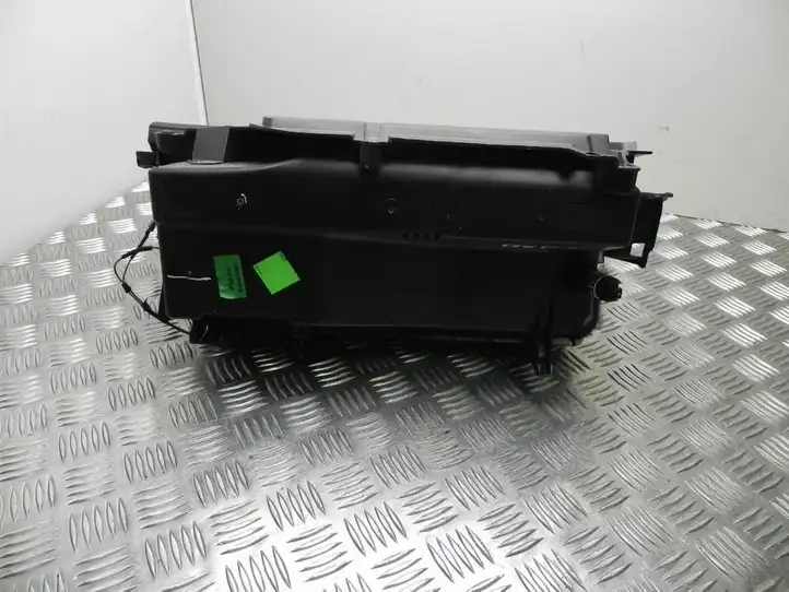 Mercedes-Benz E A207 (2010 - 2017) A2076800091 Бардачок в сборе — фото 2