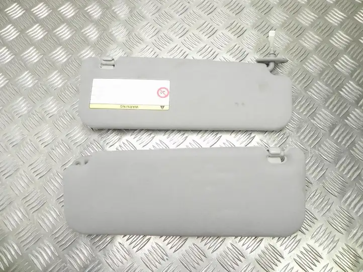 Toyota Prius (XW20) (2003 - 2009) 181 Солнцезащитный козырек — фото 1