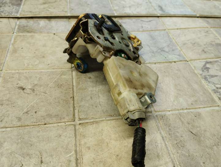 Nissan X-Trail T30 (2001 - 2007)  80553AA300 Замок задней двери