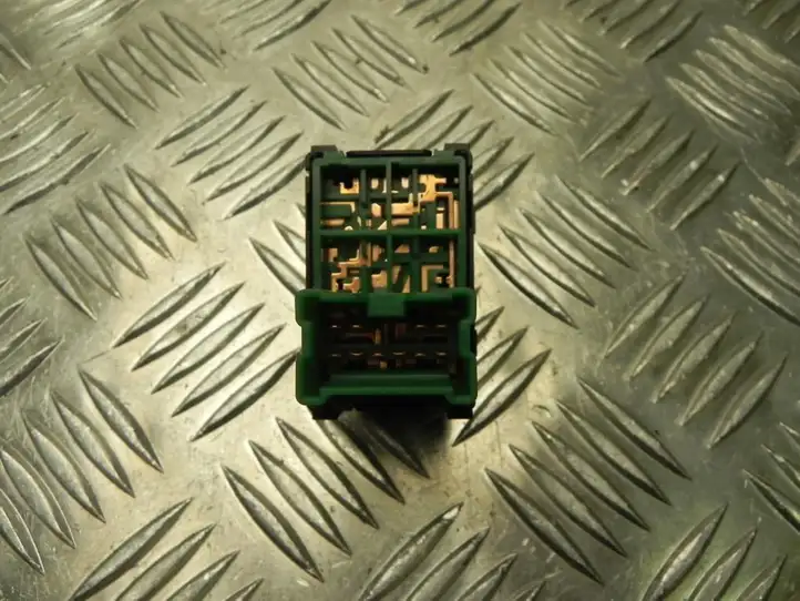 Nissan Qashqai (2006 - 2010) GFY Блок кнопок стеклоподъемников — фото 2