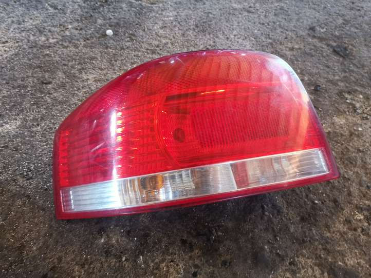 Audi A3/S3 8P (2003 - 2005)   Задний фонарь в кузове