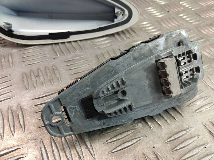 BMW X3 G01 (2018 - )  8794263 Антенна (антенна GPS)
