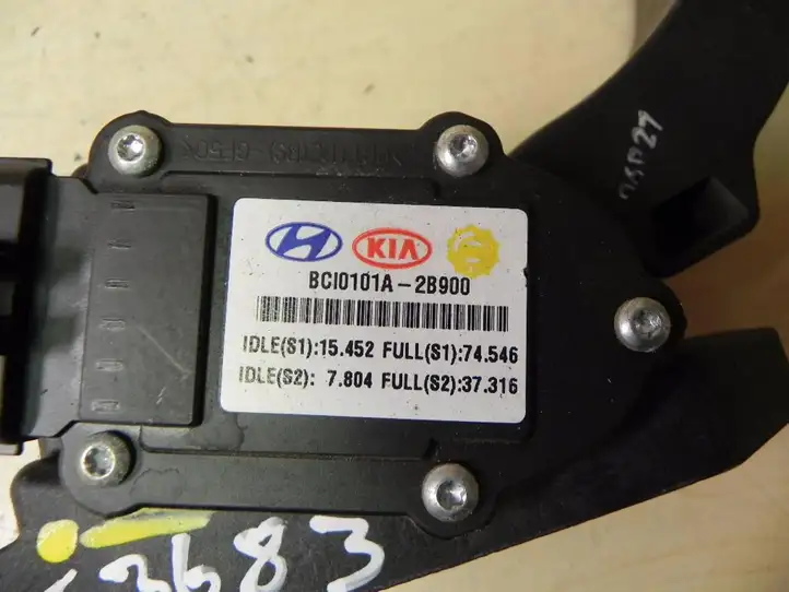 Hyundai Santa Fe (2005 - 2009) BCI0101A2B900 Педаль акселератора — фото 2