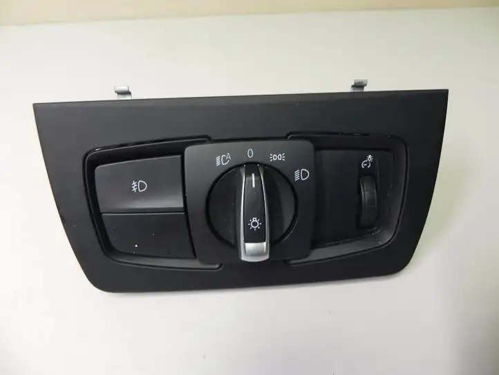BMW 3 F30 F35 F31 (2012 - 2018) 9265297 Включатель фонарей — фото 1