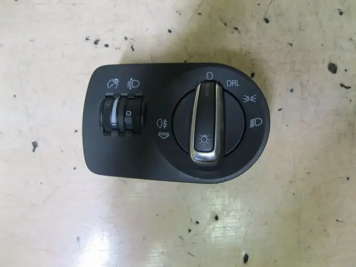 Audi A3/S3 8P (2008 - 2013) 8P2941531B Включатель фонарей — фото 1