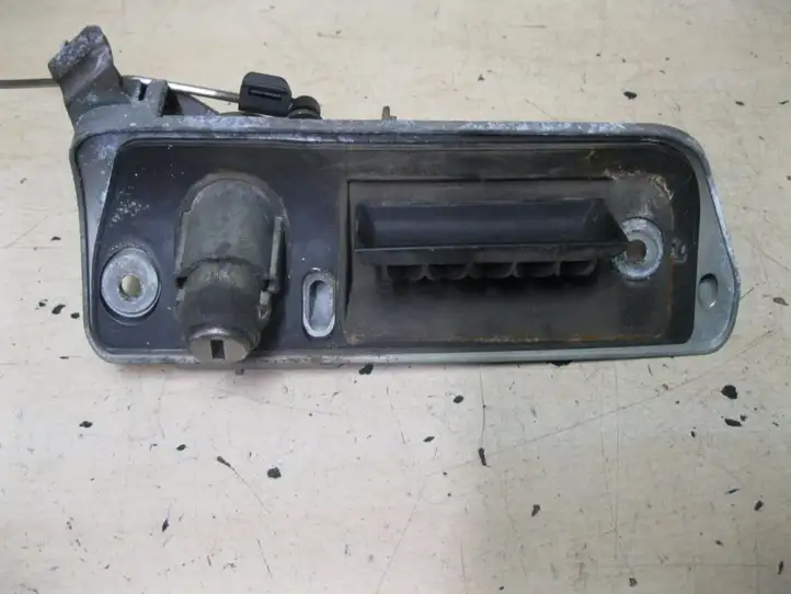 Volkswagen Caddy (2004 - 2010) 2K0827565FG Ручка крышки багажника — фото 1