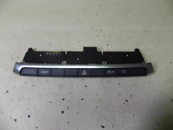 Audi A3/S3 8V (2012 - 2016) 8V0925301AT Другие включатели / ручки/ переключатели — фото 1