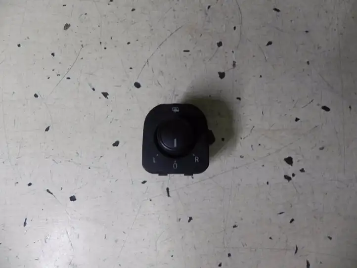 Seat Leon (5F) (2012 - 2019) 5F0959565D Кнопка стеклоподъемников — фото 1