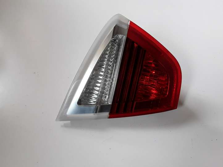 BMW 3 E90 E91 (2005 - 2012)  276401 Задний фонарь в крышке багажника
