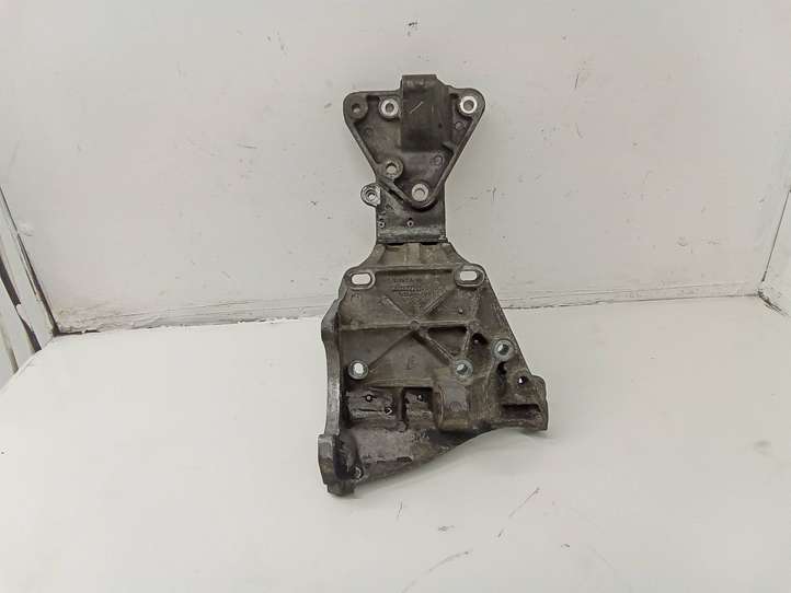 Volvo S80 (2004 - 2006)  30757329 Кронштейн