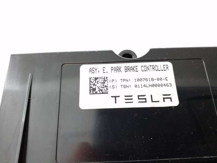 Tesla Model S (2016 - 2021)  100761800E Другие блоки управления / модули