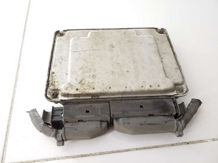 Volkswagen Transporter-Caravelle (1990 - 2003)  074906018AL Блок управления двигателя