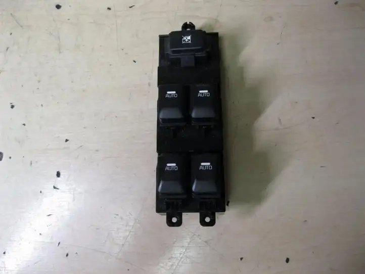 Kia Ceed (2012 - 2015) 93570A2900 Кнопка стеклоподъемников — фото 1