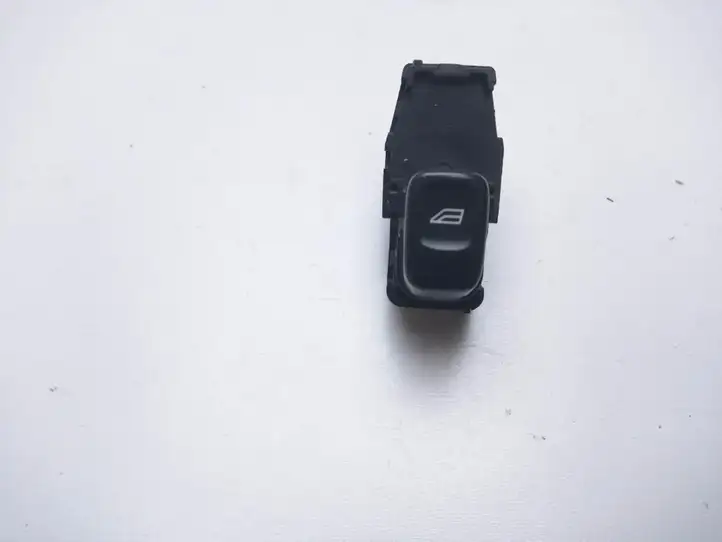 Volvo V70 (2000 - 2004) 8685288 Кнопка стеклоподъемников — фото 1