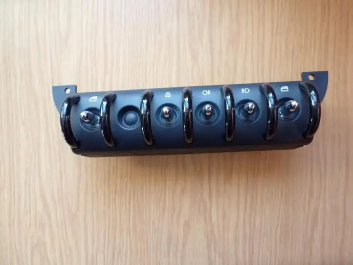 Mini One Cooper R50-53 (2000 - 2012) 61316917985 Другие включатели / ручки/ переключатели — фото 1