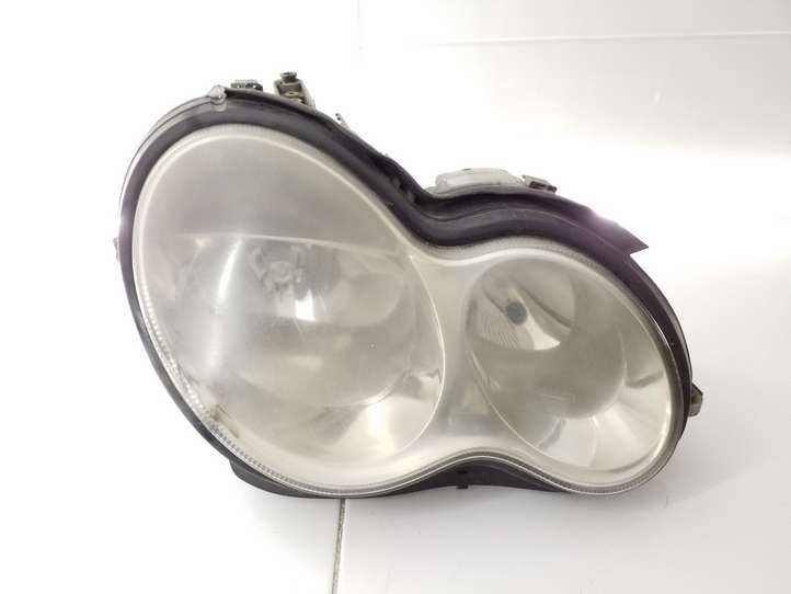 Mercedes-Benz C W203 (2000 - 2007)  A2038203261 Передняя фара