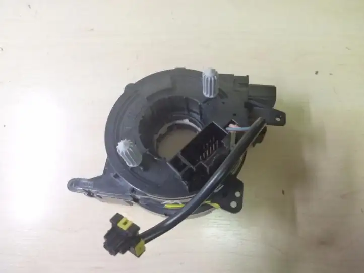 Ford Focus (2011 - 2015) AND7610002C Контактное кольцо SRS — фото 1