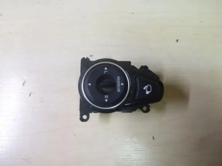 Hyundai i40 (2011 - ) 39R4801230 Кнопка стеклоподъемников — фото 1