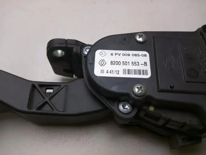 Dacia Duster (2010 - 2017) 8200501553B Педаль акселератора — фото 3