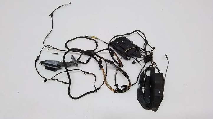 BMW 7 F01 F02 F03 F04 (2008 - 2016)  7185687 Замок задней двери