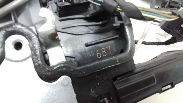 BMW 7 F01 F02 F03 F04 (2008 - 2016)  7185687 Замок задней двери