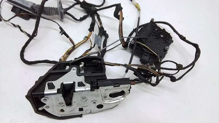 BMW 7 F01 F02 F03 F04 (2008 - 2016)  7185687 Замок задней двери