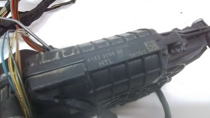 BMW 7 F01 F02 F03 F04 (2008 - 2016)  7185687 Замок задней двери