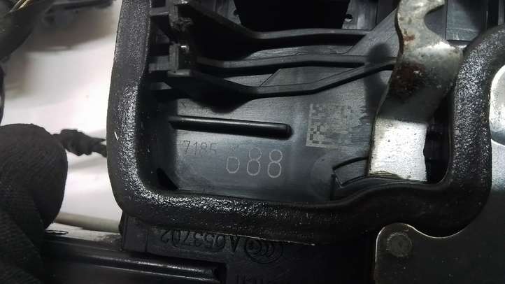 BMW 7 F01 F02 F03 F04 (2008 - 2016)  7185688 Замок задней двери