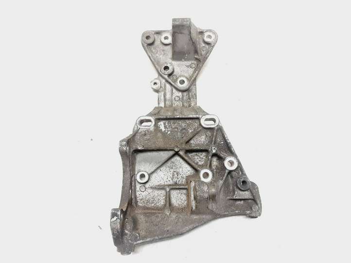 Volvo S80 (2006 - 2009)  30731516 Кронштейн