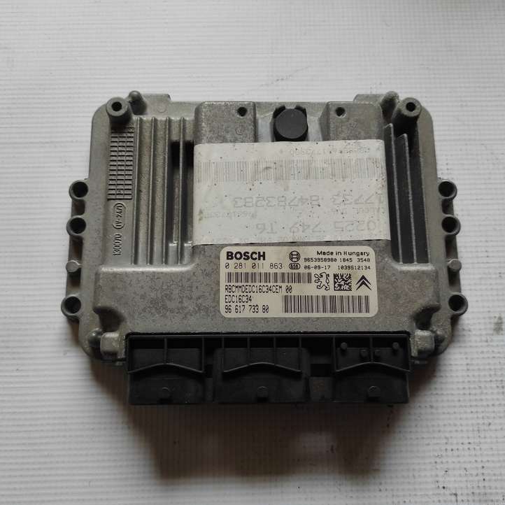 Peugeot 307 (2005 - 2008)  0281011863 Блок управления двигателя