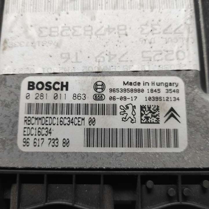 Peugeot 307 (2005 - 2008)  0281011863 Блок управления двигателя